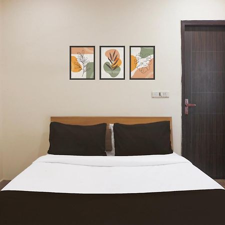 Super Hotel O S J Residency Дели Экстерьер фото