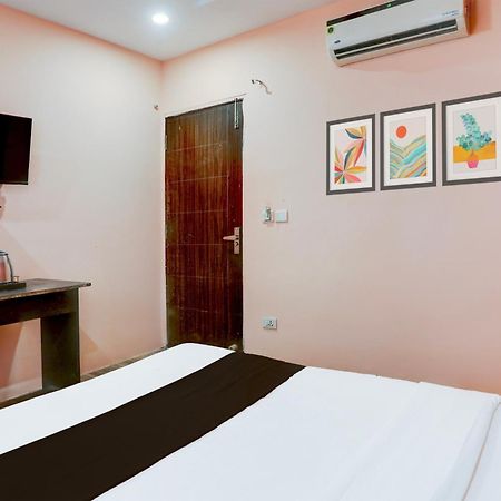 Super Hotel O S J Residency Дели Экстерьер фото