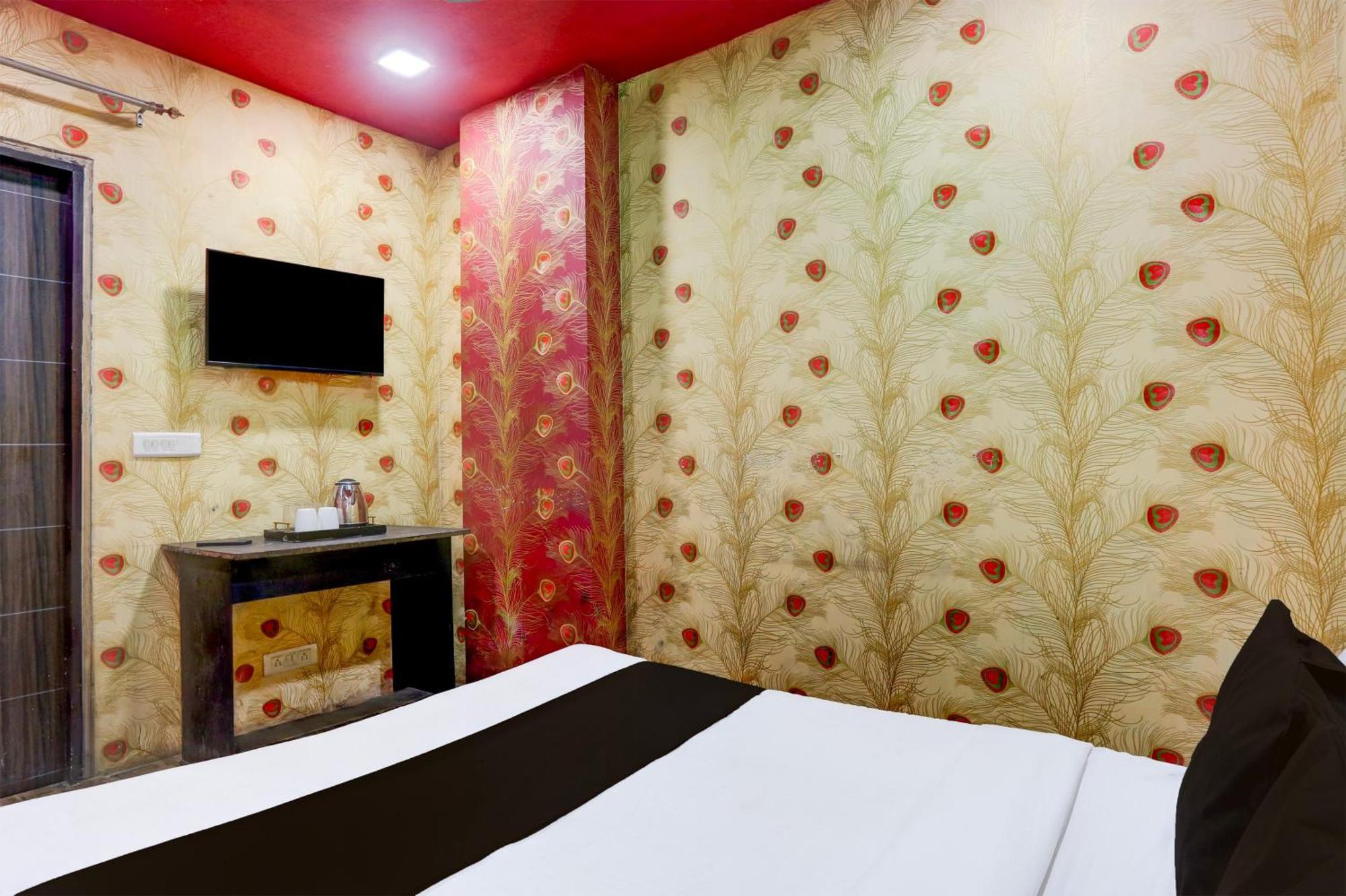Super Hotel O S J Residency Дели Экстерьер фото
