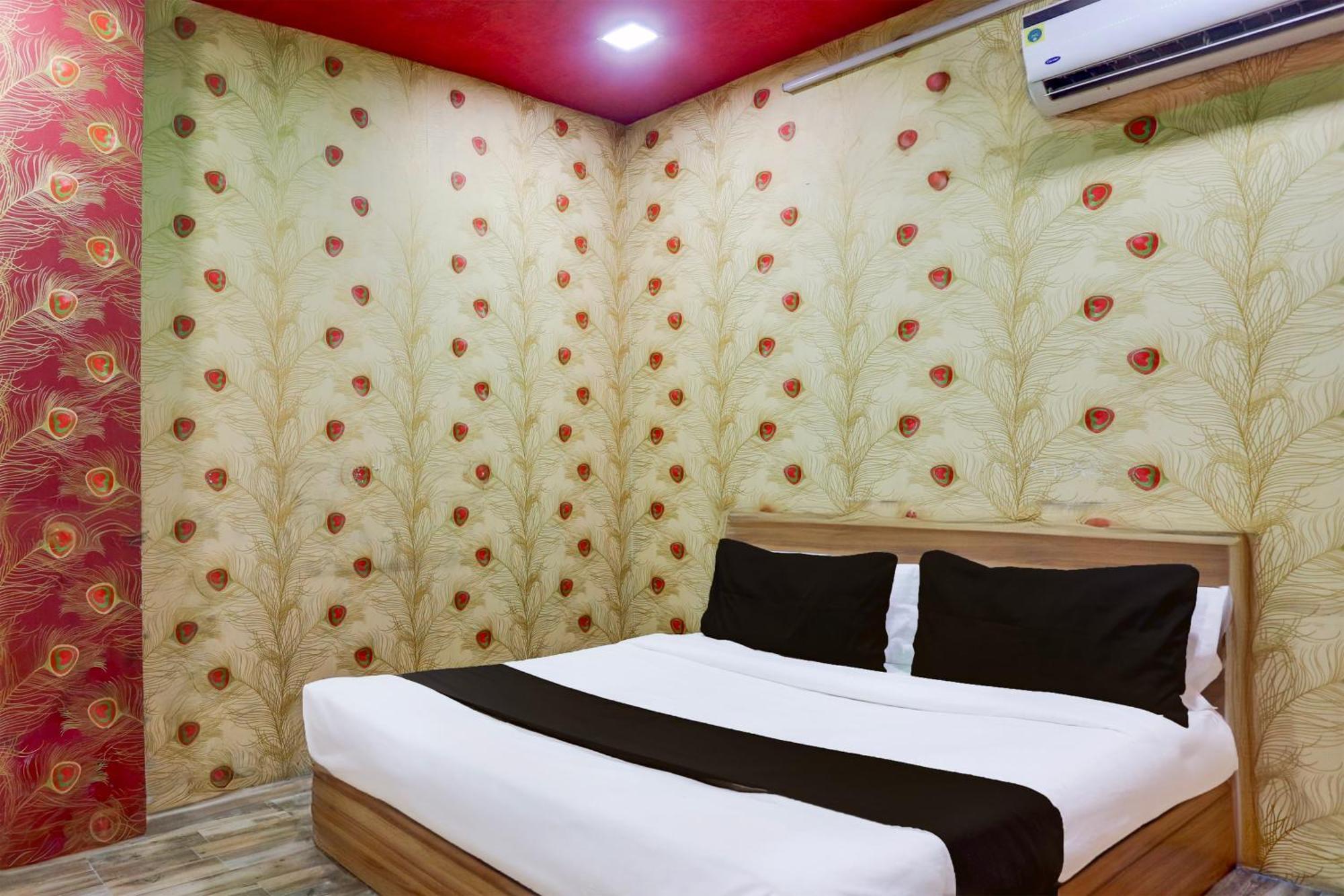 Super Hotel O S J Residency Дели Экстерьер фото